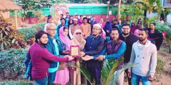 কৃষি পরিবার সিরাজগঞ্জে বাগানিদের মাঝে গাছের চারা বিতরণ
